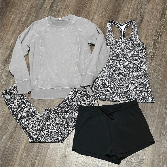 Like New 4-piece Lululemon Matching Set. Size 4 - Picture 1 of 16